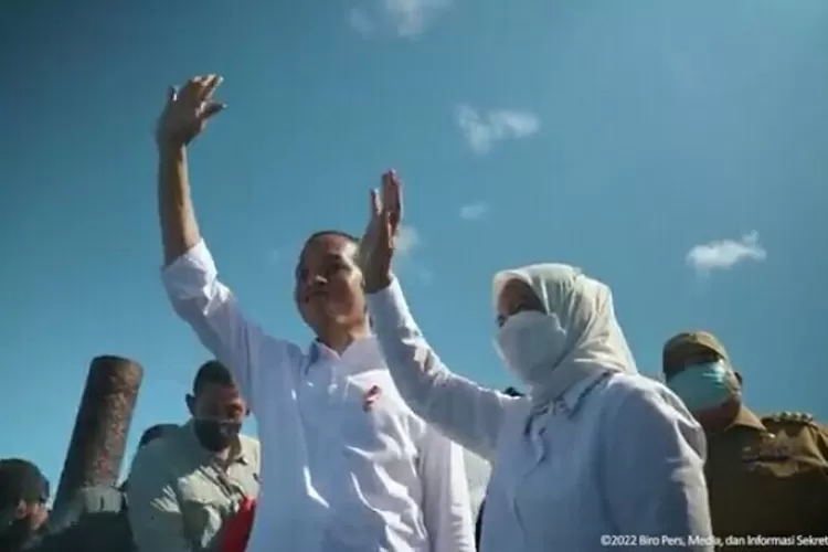 Presiden Jokowi dan Ibu Negara Iriana di Wakatobi, Sultra  (Tangkapan layar YouTube.)