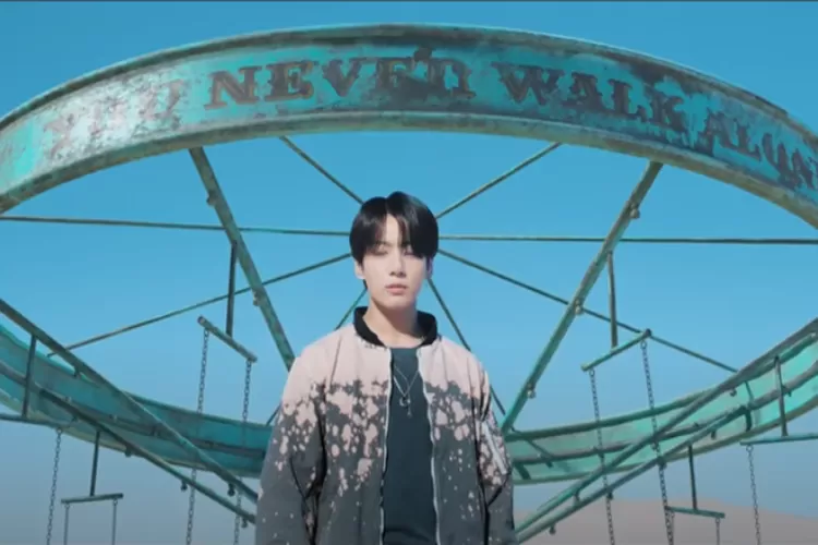 Lirik Lagu Yet To Come - BTS Beserta Terjemahan (Tangkapan layar video clip &lsquo;Yet To Come - BTS&rsquo; di HYBE LABELS/Youtube)