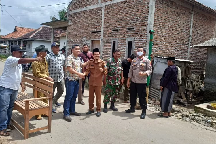 Masyarakat desa di salah satu wilayah di Banten mengharapkan kepada Ketua KPK Firli Bahuri memperluas  cakupan desa antikorupsi.