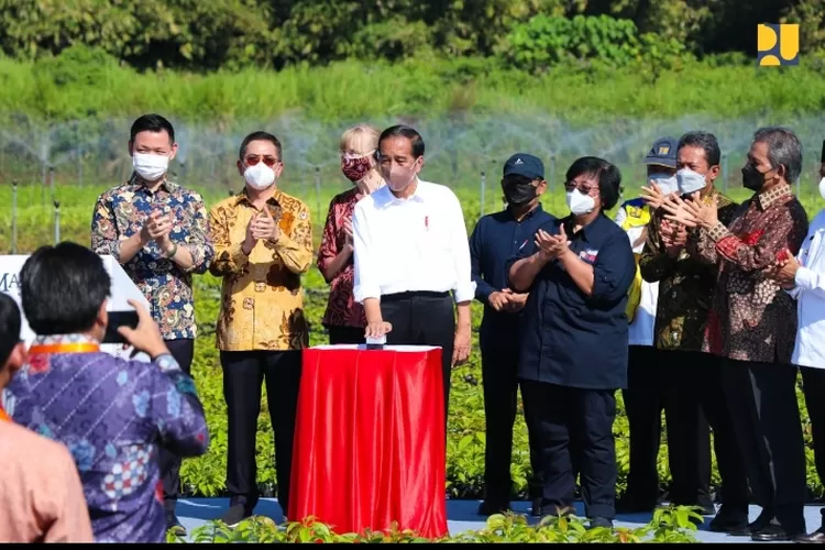 Pesiden Joko Widodo (Jokowi) meresmikan Pusat Persemaian Modern (Nursery Center) di Kecamatan Rumpin, Kabupaten Bogor, Jawa Barat 