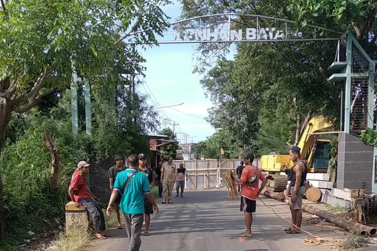 Proyek pengerjaan jembatan Sipung Kelurahan Karangsem Utara Kecamatan Batang. Foto: Muslihun kontributor Batang.&nbsp;