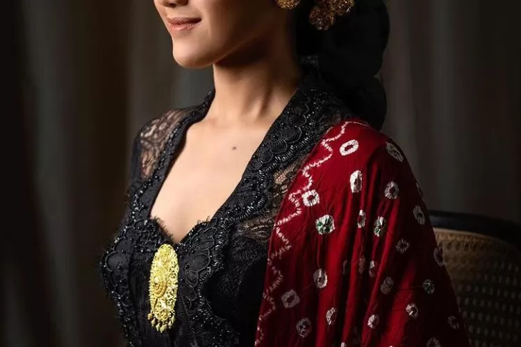 Erina Gudono kekasih Kaesang Pangarep yang aktif kegiatan sosial. (Gorajuara/ dok: Instagram/ erinagudono)