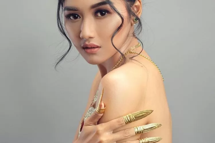 Erina Gudono perempuan yang dikabarkan kekasih baru Kaesang Pangarep. (Gorajuara/ dok: Instagram/ @erinagudono)