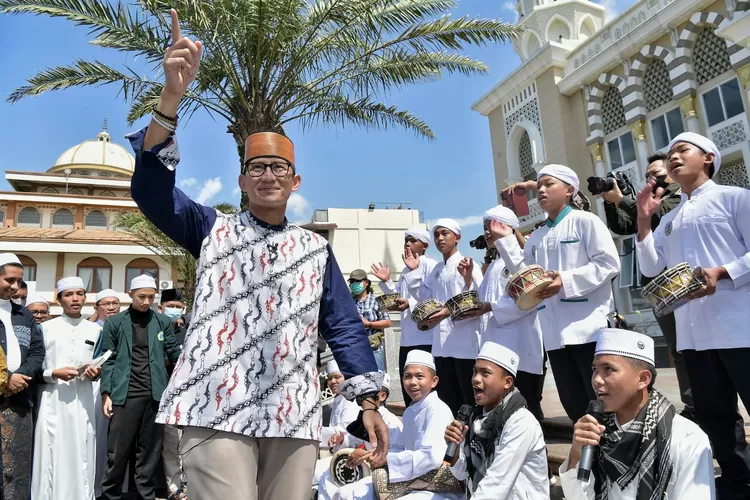 Menteri Pariwisata dan Ekonomi Kreatif (Menparekraf) Sandiaga Uno. (Ayobandung.com)