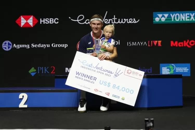 Viktor Axelsen mencapai impiannya merebut gelar Indonesia Open.