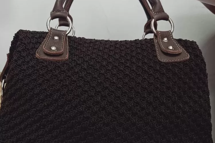 Produk Azwa Handycraft telah mengantongi legalitas NIB dan HAKI (dok.Azwa Handycraft)