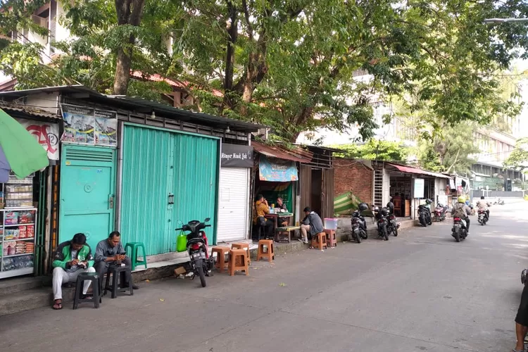 Kios-kios di samping Lawang Sewu yang akan digusur. Dinas Perdagangan sendiri juga kesulitan mencarikan tempat pindah. (Ayosemarang.com/ Audrian Firhannusa)