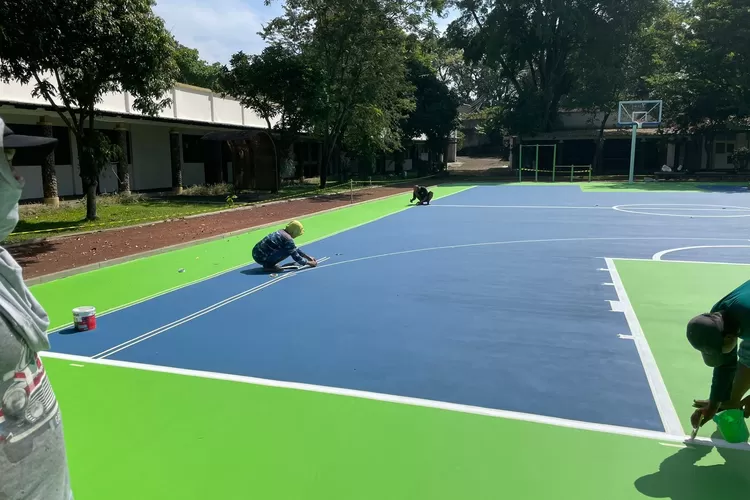 Bantuan Perbaikan Lapang Basket Hadiah Juara Tim Bola Basket  (GoraJuara.com/dok AKSI)