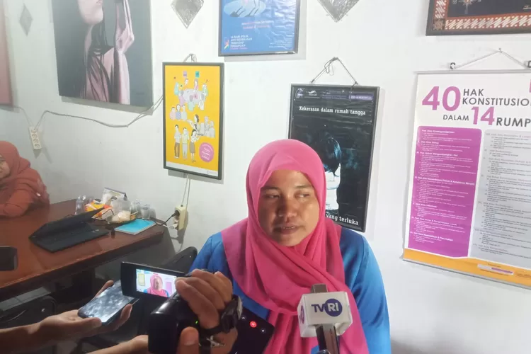 Direktur Nurani Perempuan Rahmi Meri Yenti