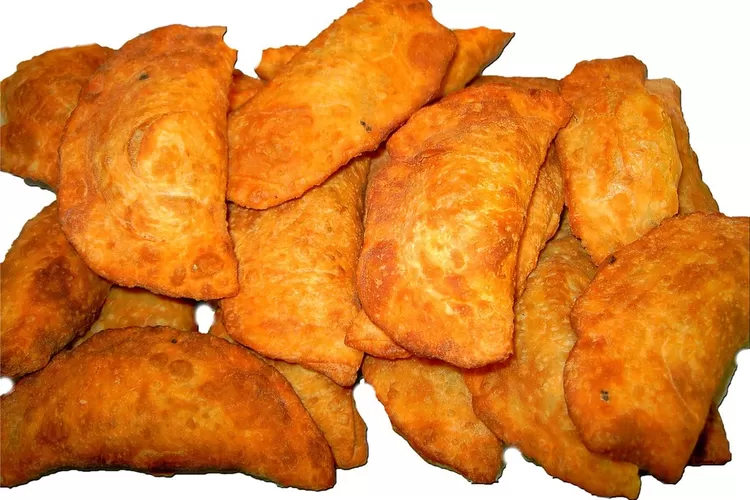 Wajib dicta, resep membuat samosa isi kentang dan ayam kari dirumah (https://pixabay.com/id/photos/pangsit-empanada-goreng-samosa-1111/)