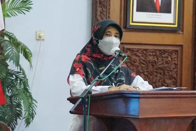 dr Ida Susilaksmi saat sambutan rakor percepatan&nbsp;Open Defecation Free&nbsp;ODF di aula Kanyor Bupati Batang, Rabu 29 Juni 2022. Foto : Muslihun kontributor Batang.&nbsp;