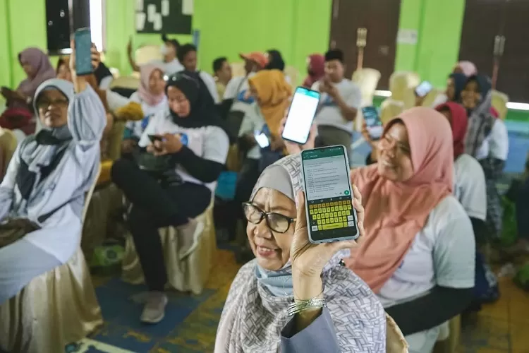 Barisan ibu-ibu saat menjadi peserta pelatihan  (foto; TOPMEDIA)