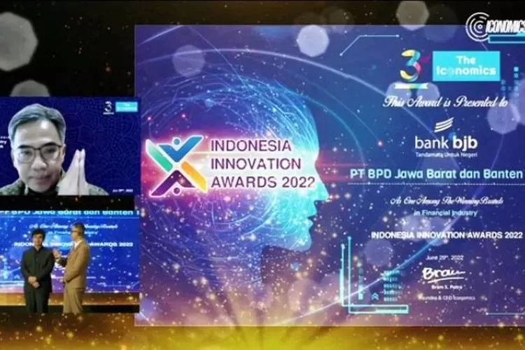 bank bjb berhasil meraih penghargaan Indonesia Innovation Award 2022 kategori Financial Industry dari The Iconomics (Foto: Humas bank bjb)