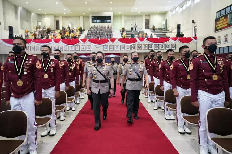 Kapolri Jenderal Pol Listyo Sigit Prabowo tutup pendidikan Taruna Akpol angkatan ke 53 (Humas Polri )