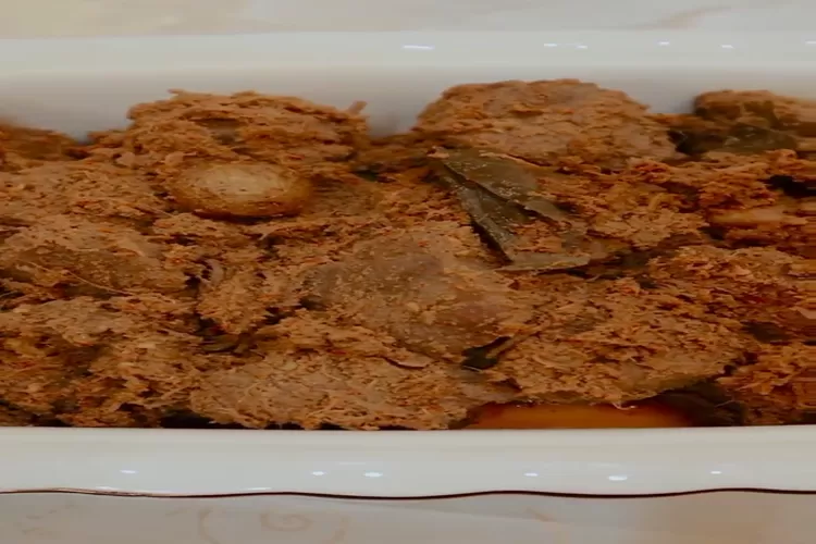rendang daging sapi hidangan spesial Idul Adha,  daging empuk dimasak dengan alat presto (tangkapan layar instagram @eddysiswanto)