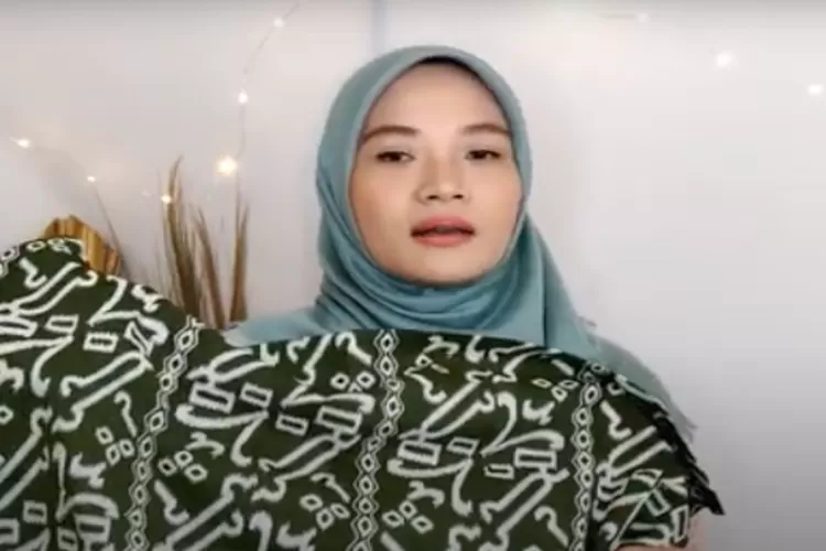 Rumah Batik Organik Membuka Lowongan Kerja Sebagai TikTok Specialist (Tangkapan Layar Akun YouTube Batikorganik)