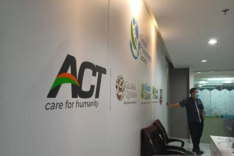 Suasana Kantor Aksi Cepat Tanggap (ACT) di Jakarta setelah Kementerian Sosial mencabut izin penyelenggaraan pengumpulan uang dan barang lembaga filantropi tersebut pada Rabu (6/7/2022).  (ANTARA/Asep Firmansyah)