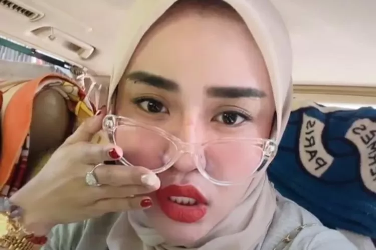 Medina Zein dijemput paksa atas pelaporan Marisya Ichan  (Instgram @medinazein)