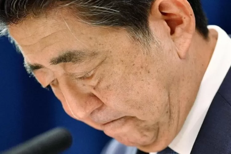 Aksi penembakan terhadap mantan PM Jepang Shinzo Abe. (Kyodo News via AP)