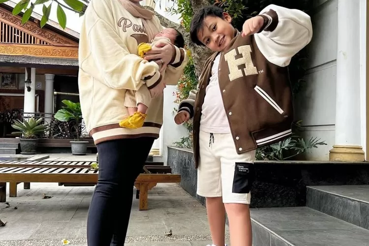 Gugat cerai Sule, Nathalie Holscher sayang dan rindu kepada Anak-anak sambungnya, termasuk Ferdi. (Gorajuara/ dok: Instagram/ nathalieholscher)