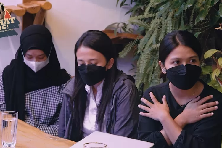 Barang Bukti Ada? Korban Pelecehan Motivator JE Hadir di Podcast Denny Sumargo (Gorajuara.com/Tangkapan Layar Curhat Bang Denny Sumargo)