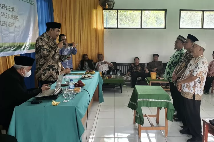 Pembaitan ke tiga Mudir Pesantren 94 Pakenjeng Garut - Foto: istimewa