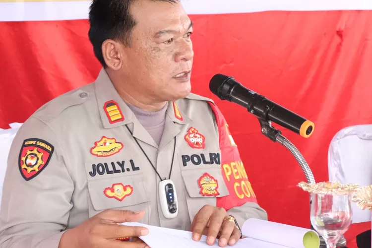 Kapolsek Kecamatan Nuhon Kabupaten Banggai, AKP. Jolly R. Lengkong, SH (Foto Humas Polres Banggai)