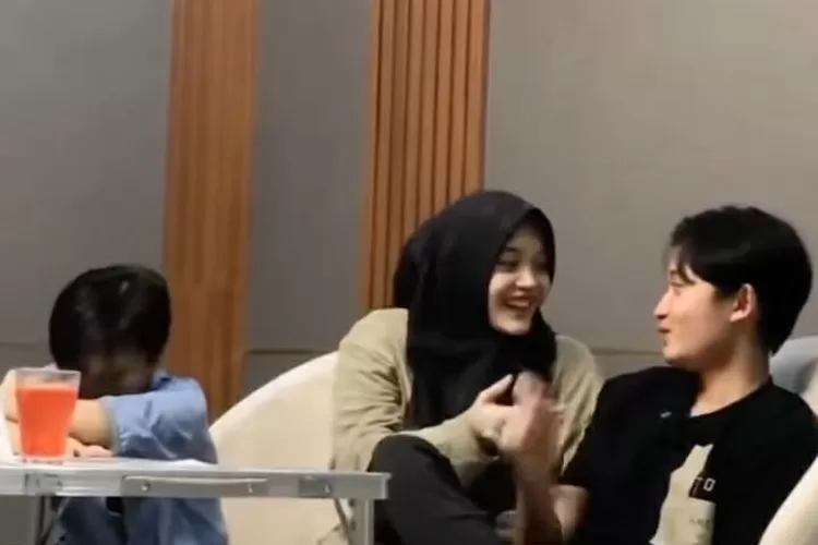 Momen Putri Delina Tak Peka kepada Ferdi (Instagram @putridelina)