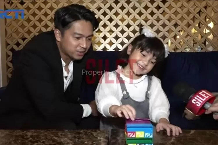 Cara Deva Mahenra bangun chemistry dengan Fara Shakila di Ikatan Cinta. (Gorajuara/ dok: Tangkapan Layar/ RCTI Infotainment - SILET)