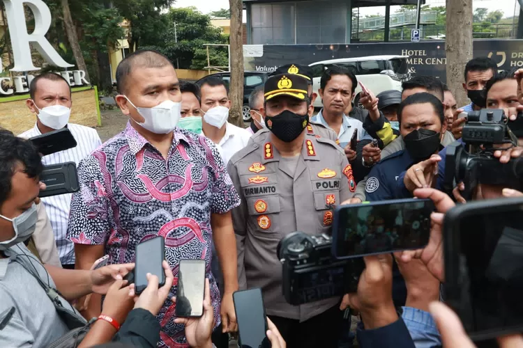 Polda Jatim dan Polres Batu oleh TKP kasus pencabulan di SPI Batu Malang  (Humas Polda Jatim )