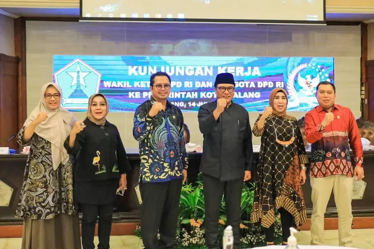 Wakil Ketua DPD RI DR. H. Mahyudin, S.T., M.M. (ketiga dari kiri). (Foto: Istimewa) 