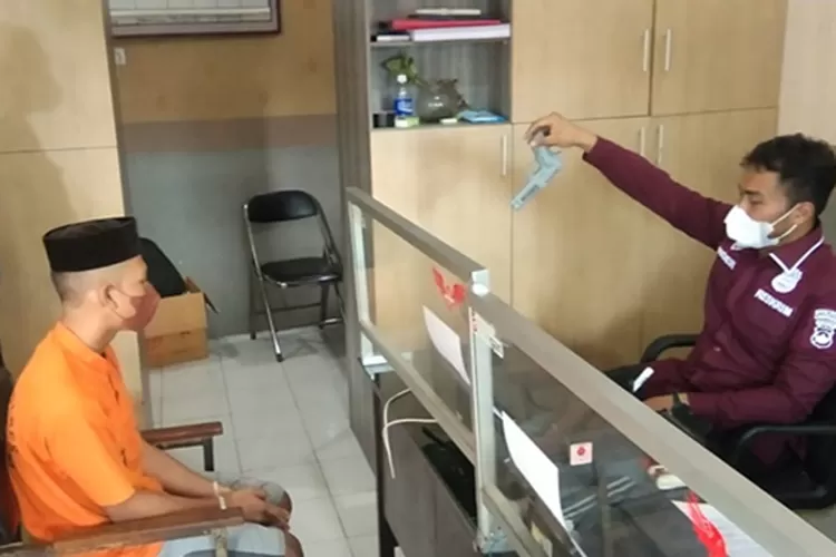 Pelaku begal motor saat diperiksa Satreskrim Polres Batang. (dok)