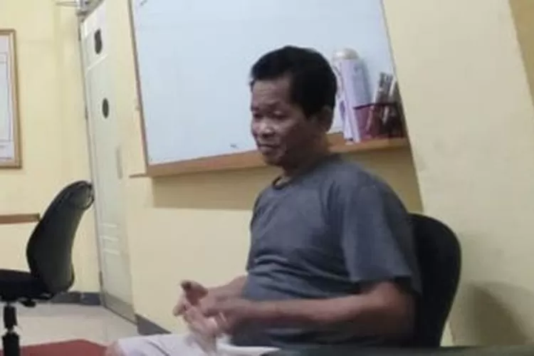 Natrom alias Ayah lansia berumur 62 tahun membuat geger dengan mengaku sebagai Dewa Matahari. (istimewa)