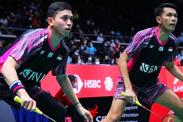 Fajar Alfian/Muhammad Rian Ardianto menjadi ganda putra Indonesia terakhir yang memastikan lolos ke semi final Singapura Terbuka 2022. (Twitter @INABadminton)