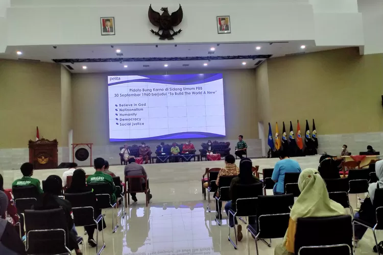 Dialog lintas agama dan kebudayaan di gedung Auditorium Universitas Tidar.  (Muhammad Nurul Huda)