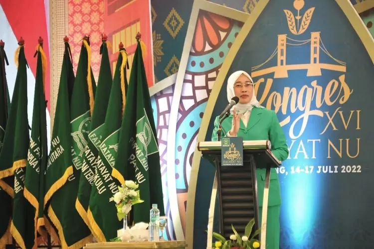 Anngia Erma Rini Ketua Fatayat NU 2015-2022 saat memberi sambutan Kongres di Palembang (IG/@pp_fatayatnu)
