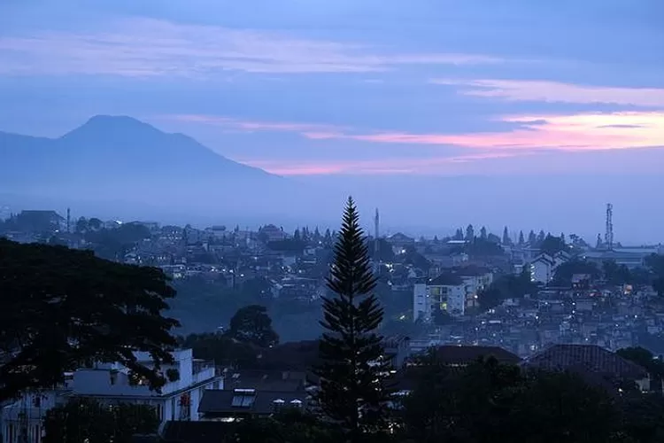 Cuaca di Bandung Semakin Dingin Benarkah Akibat Fenomena Aphelion? - Bisnis  Bandung