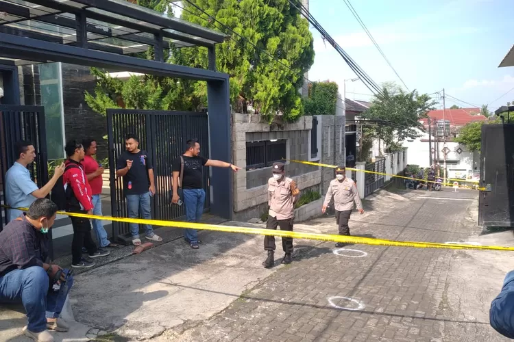 KESAKSIAN Warga Terkait Istri Anggota TNI di Semarang Ditembak Orang Tak Dikenal: Pelaku 2 Orang, Ada Ledakan (AUDRIAN FIRHANNUSA/AYOSEMARANG.COM)