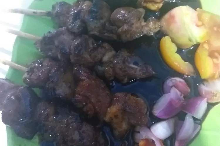 Sajian Kuliner Sate Blengong Khas Tegal dan Brebes. (Rahajeng Pramesi)