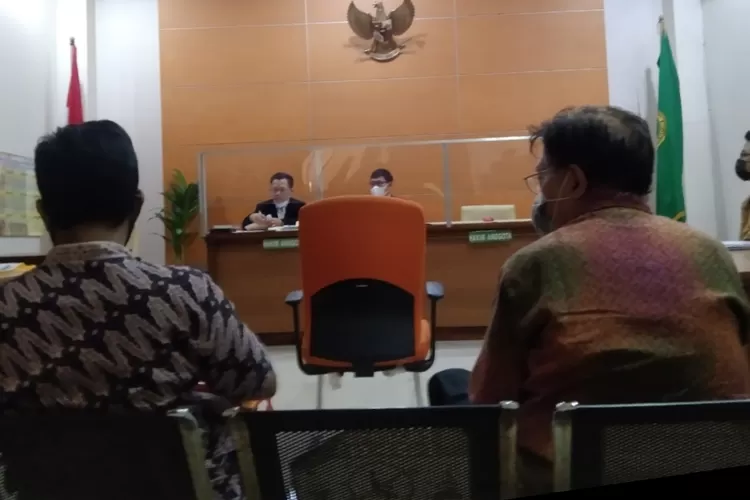 Gugatan sederhana berdasarkan PERMA 4 menjadi dasar Pemegang Polis Bakrie Life untuk meminta Hakim PN Jakarta Selatan dapat memutuskan secara adil dan manusiawi  (AG Sofyan )