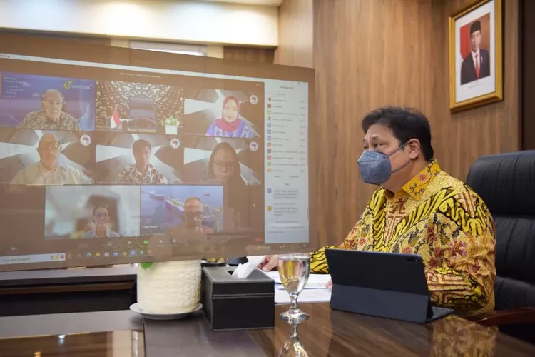 Menko Perekonomian Airlangga Hartarto mengadakan pertemuan virtual dengan AmCham dan Pelaku Usaha AS (Kemenko Perekonomian)