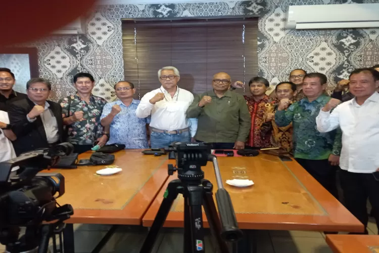 Pergerakan Advokat Nusantara (Perekat Nusantara) menyikapi kasus polisi tembak polisi yang menewaskan Brigadir J. (Sadono )