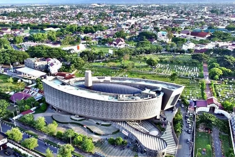 gambar kemegahan gedung Museum Tsunami Aceh, yang sanad akan filosofi serta sebagai tempat perlindungan.  (Instagram @acehsquadrone)