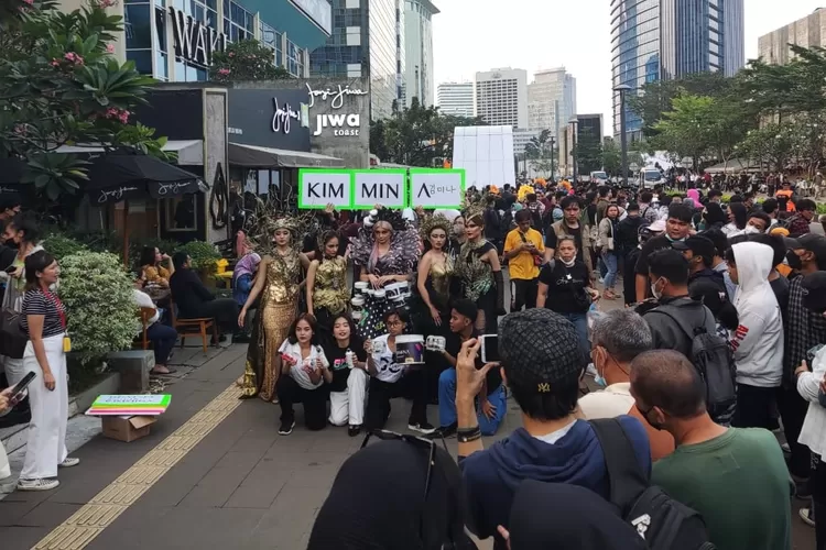 Wakil Gubernur DKI Jakarta, Ahmad Riza Patria, telah memastikan tidak akan menggusur Citayam Fashion Week dari Dukuh Atas.  (Hallo Media/Ignatius Ogy)