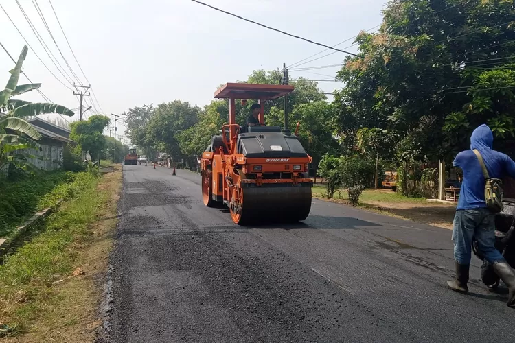 Proyek Preservasi Jalan nasional  Muara Binuangeun - Bayah - Cibareno - Batas Jabar. (Poros)