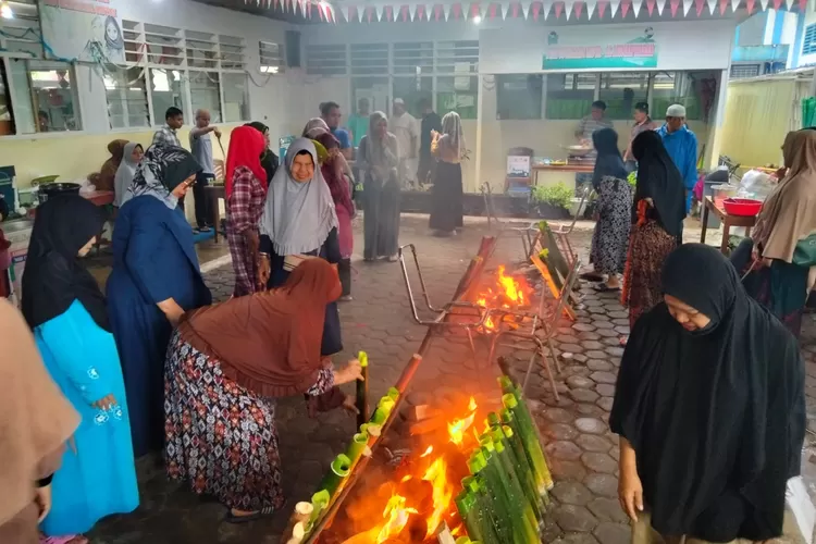 Sambut 1 Muharram 1444H, Warga Siteba di Kota Padang Gelar Lomba Masuak Kamang dan Rendang