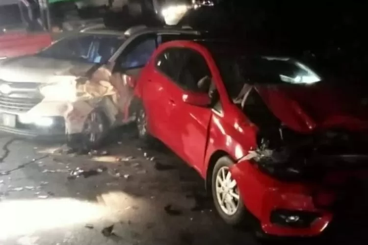 Kecelakaan Beruntun di Silayiang, 7 Kendaraan Terlibat Tabrakan