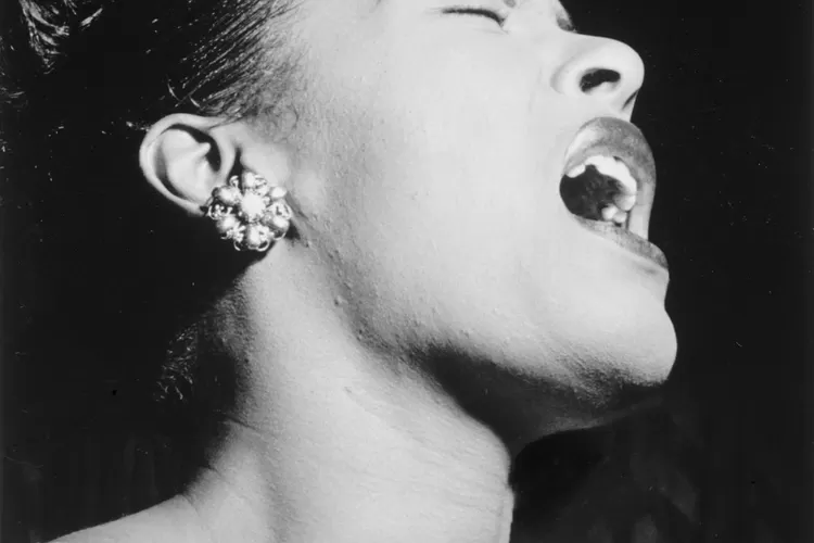 Lirik Lagu Gloomy Sunday &lsquo;Billie Holiday&rsquo; dan Terjemahannya