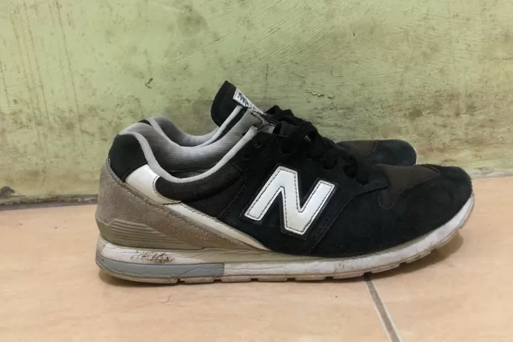 Foto Sepatu New Balance Bekas. (Faisal Hendrawan Dwi Janarko)