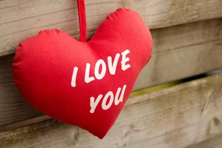 Kumpula ucapan national Girlfriend Day yang dirayakan pada Senin 1 Agustus 2022 (Pixabay/armennano)